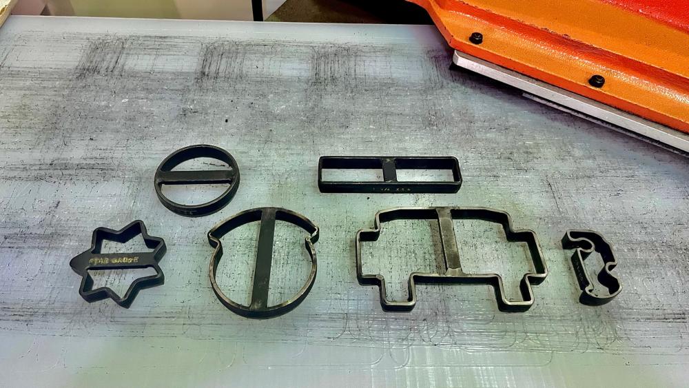 Custom dies for VELCRO® Brand patches